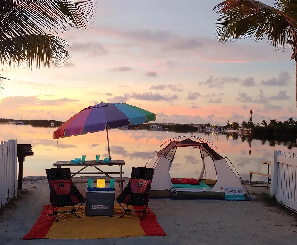 Relax on the Florida beaches and enjoy the best night camping experience with your close ones