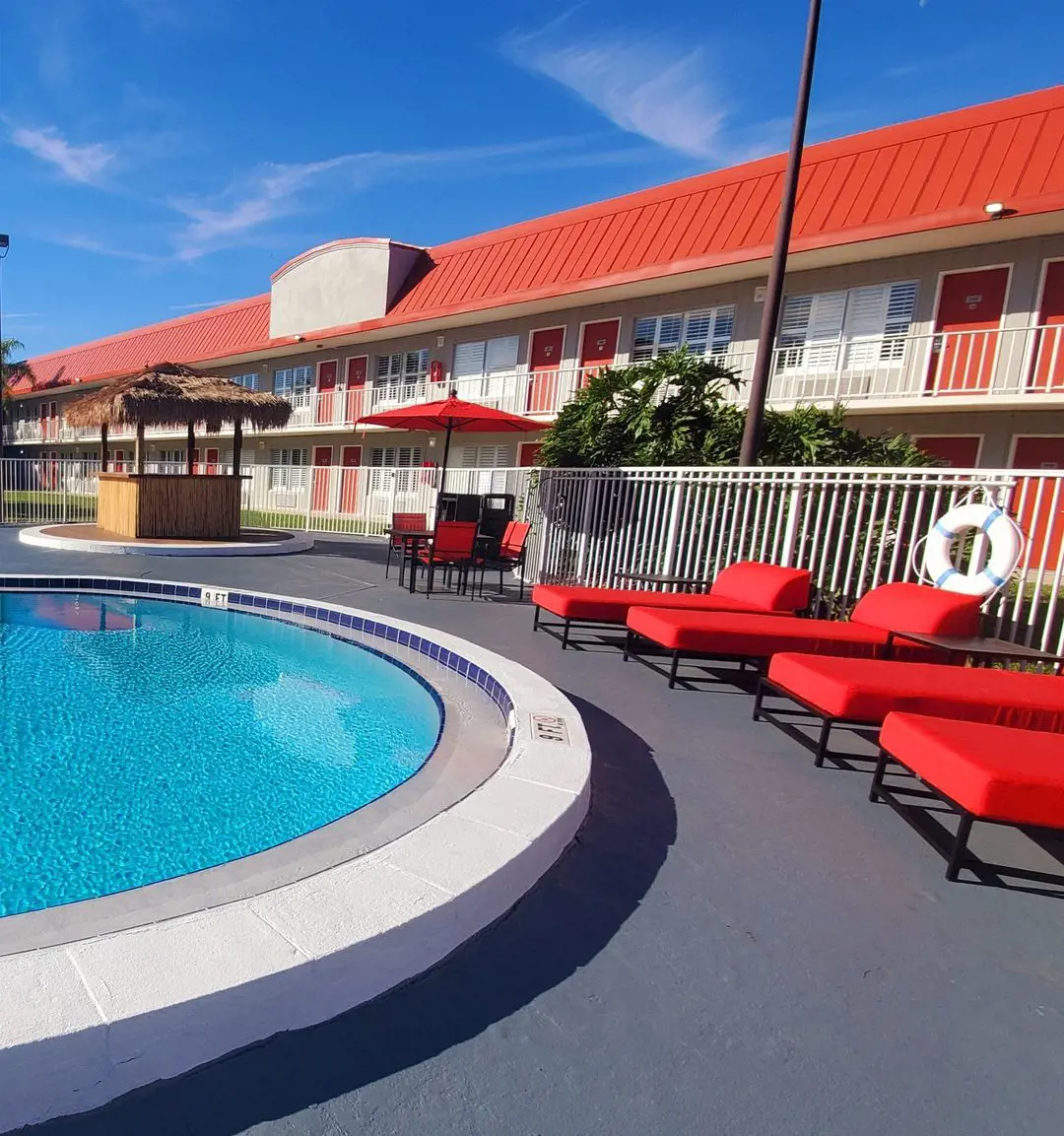 A relaxing pool of Vero Beach Inn and Suites